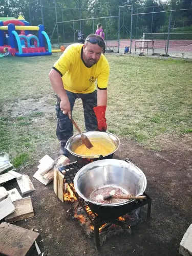 příprava jídla vaječiny, míchaná vajíčka