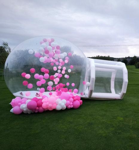 nafukovaci iglu s balonky